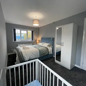 Luxury 3 Bed Detached House Holiday home Farsley